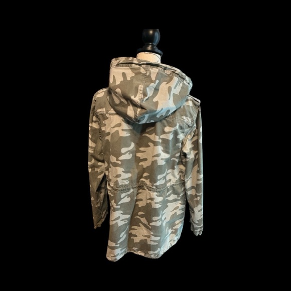Apt 9 Jacket Women's Small Green Camouflage Hooded Full Zip Up Pockets Casual - Picture 6 of 6